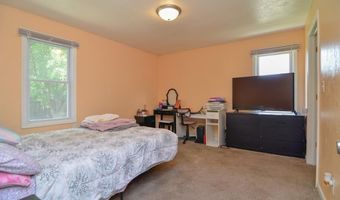 816 E HARRISON St, Appleton, WI 54915