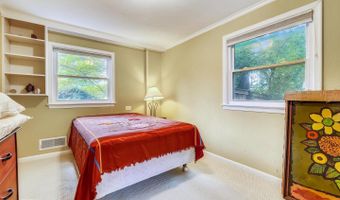 7513 HOLIDAY Ter, Bethesda, MD 20817