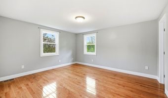 1185 Bay Rd, Amherst, MA 01002