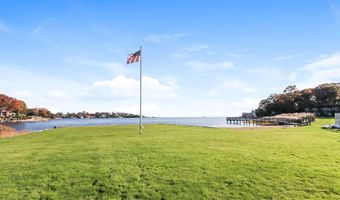 11 Harbour Vlg B, Branford, CT 06405