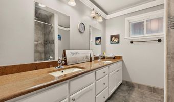 8316 Dellwood Rd NE, Albuquerque, NM 87110