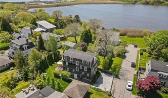 9 Casey Ct, Newport, RI 02840