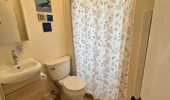 62 Rowsley St 4, Bridgeport, CT 06605