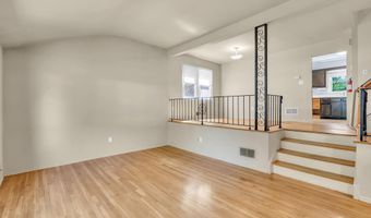 4 Michele Dr, Middletown, NJ 07748