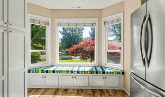 935 Cypress Point Loop, Ashland, OR 97520