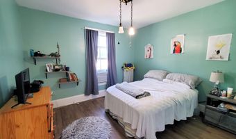 423 Hammond St, Bangor, ME 04401