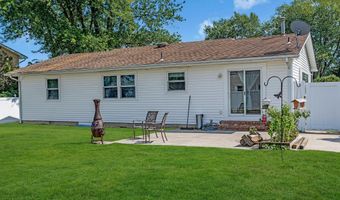 27 Carver St, Bayville, NJ 08721