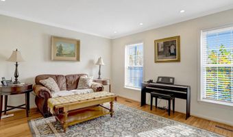 6701 WASHINGTON Blvd B, Arlington, VA 22213