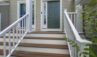 16 Edward Cir, Bedford, NH 03110