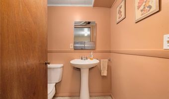 83 FESSENDEN St, Warwick, RI 02886