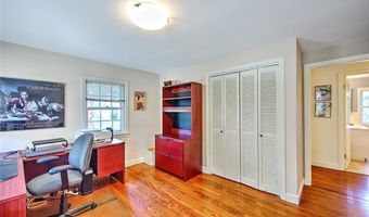 20 Wildflower Rd, Barrington, RI 02806