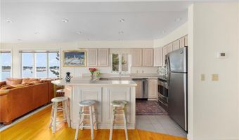 5 Defenders Row, Newport, RI 02840