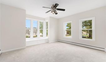 91 Warren Ave, Cranston, RI 02920