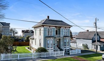 369 37th St, Astoria, OR 97103