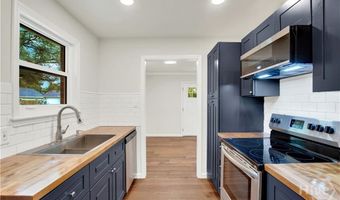 2205 Iowa St, Savannah, GA 31404