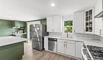 5044 Albany Dr, Columbus, OH 43232