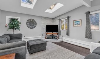 61 E Washington Ave, Atlantic Highlands, NJ 07716