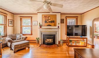 17 Marden St, Cranston, RI 02910