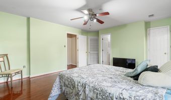 417 CLAYTON Ln, Alexandria, VA 22304