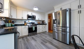 18 Cobb Rd, Ashburnham, MA 01430