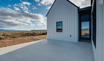 8 Quonset Way, Carson, NM 87517