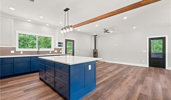 23 Topcliffe Ln, Bella Vista, AR 72715