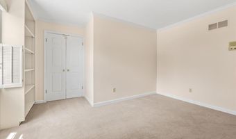 14 Cambridge Circle Ct, Ballwin, MO 63011