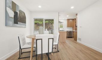 1744 Round Tree Dr, Oceanside, CA 92056