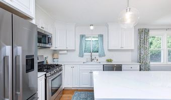 2 Amherst Rd, Andover, MA 01810