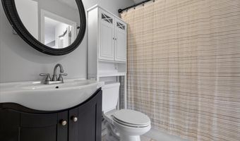 109 Peddlars Dr 109, Branford, CT 06405