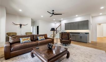 2808 Palisades Cir, Bentonville, AR 72712