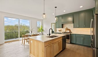 980 Pelican Dr, Polk City, IA 50226