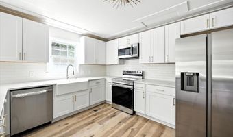1220 Beaver Oaks Dr, Macon, GA 31029