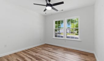 309 W Locust St, Aurora, MO 65605