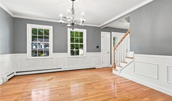 6 Cathedral Ct, Cumberland, RI 02864