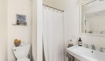 27 Franklin St, Newport, RI 02840