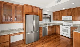 2033 FIESTA Gln, Escondido, CA 92027