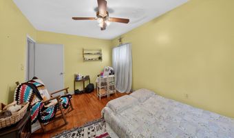 178 W SHELLEY Dr, Claymont, DE 19703