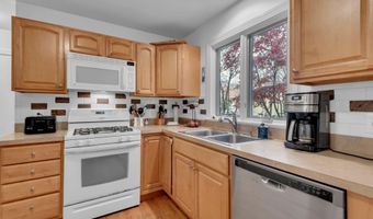 704 SEVERN Ave, Annapolis, MD 21403