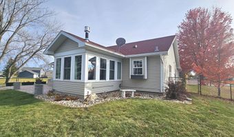 1204 Willow Dr, Aberdeen, SD 57401