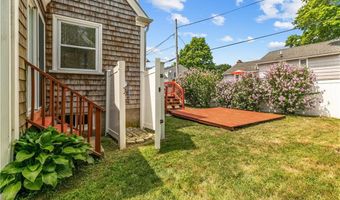 53 Admiral Kalbfus Rd, Newport, RI 02840