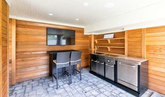 45 Strickland St, Bay Head, NJ 08742