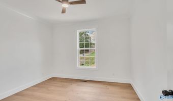 1392 Locust Dr, Arab, AL 35016