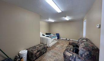 1306 Shull St, Ava, MO 65608