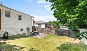 71 Hawthorne Pl, North Providence, RI 02904