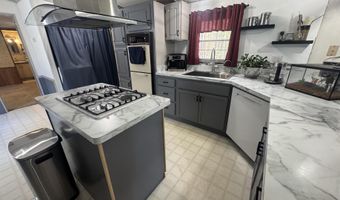 82 Sunset Cir, Campton, NH 03223