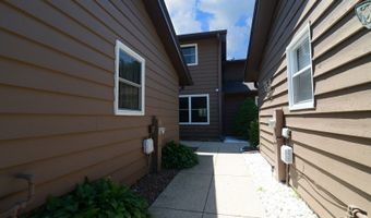 9925 Amanda Ln, Algonquin, IL 60102