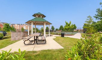 23442 LOGANS RIDGE Ter, Ashburn, VA 20148
