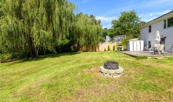 86 Hancock Dr, North Kingstown, RI 02852