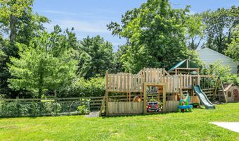 180 Grand Ave, Atlantic Highlands, NJ 07716